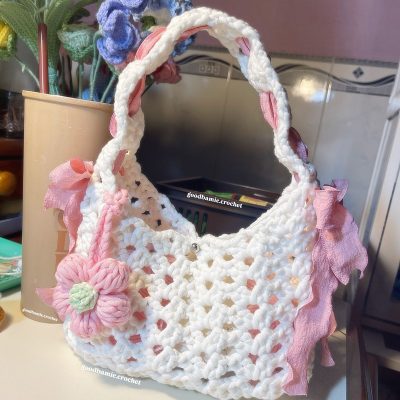 Túi Len Hoa Handmade – Phụ Kiện Thời Trang Độc Đáo Cho Giới Trẻ